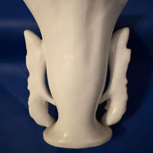 Vintage Floral Ceramic Wall Pocket Vase White Gold Ornate Shabby Chic Decor - Picture 2 of 3